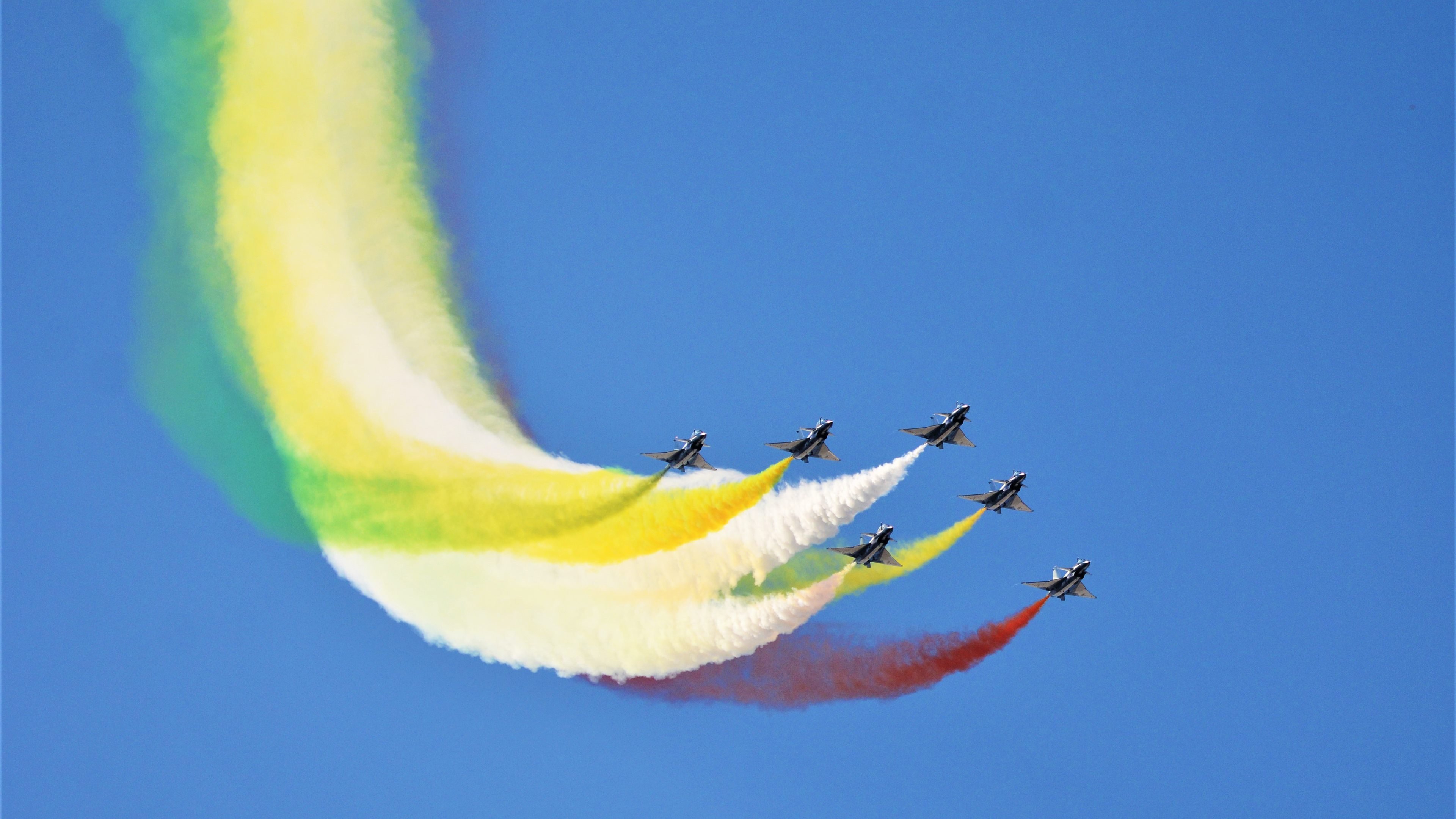 多元人才孵化平台:电竞行业从“玩”到“行”的转变